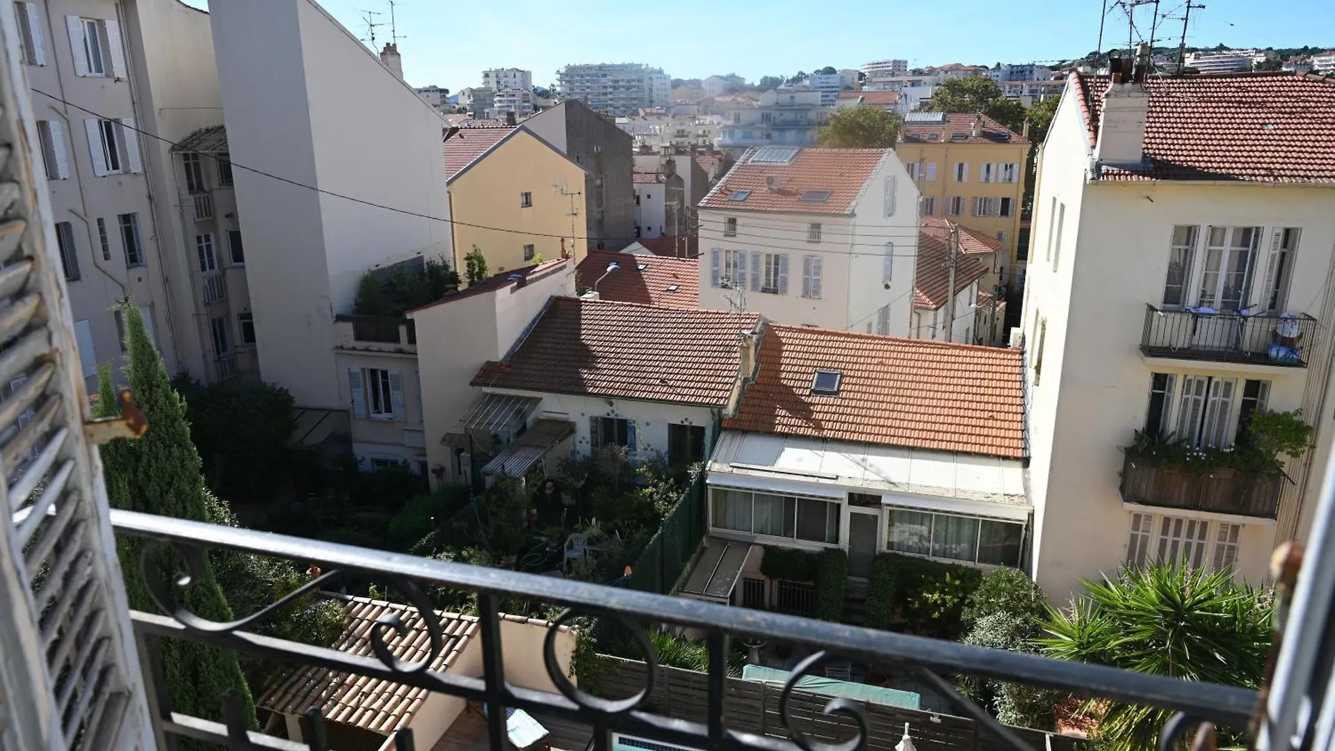 Chambre Meublee Cannes 0*,  França