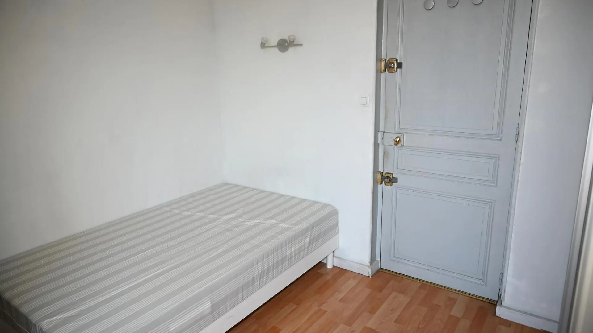 Quarto em Acomodações Particulares Chambre Meublee Cannes França